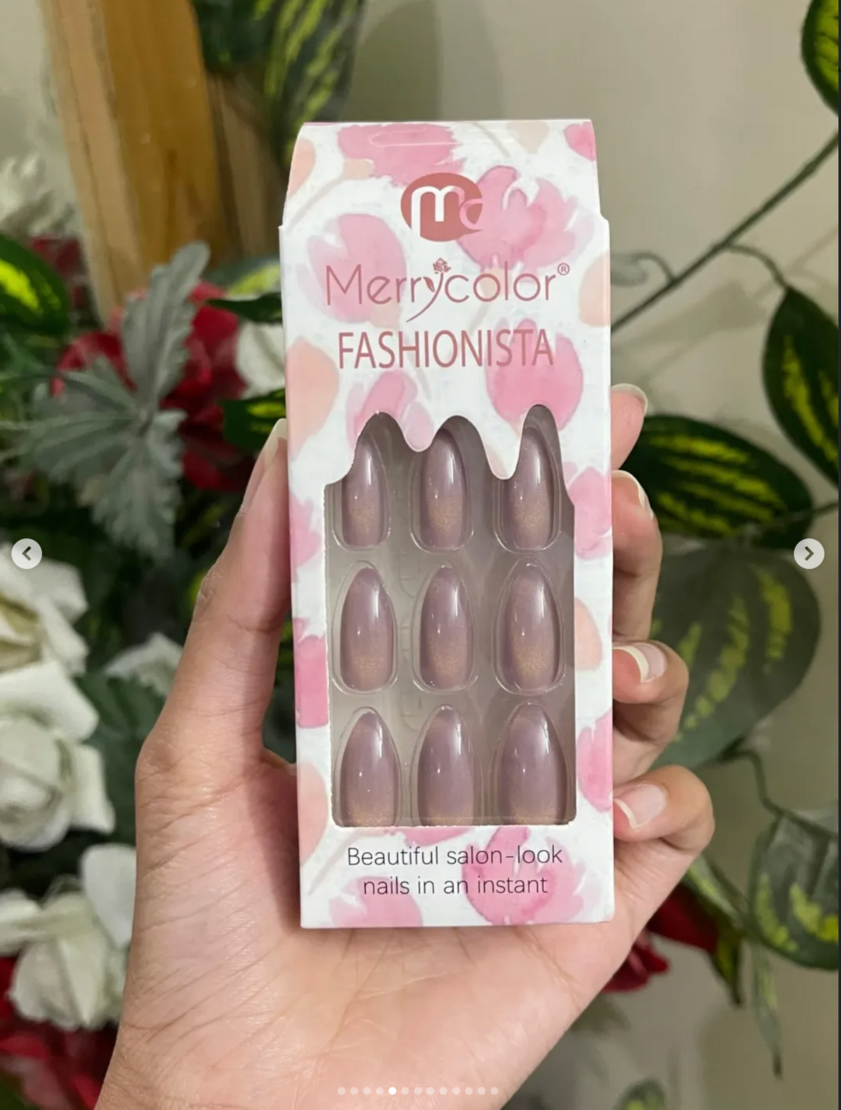 Merry color nails ( bundle of 6 sets )
